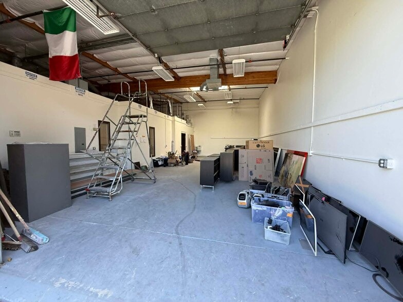More Photos Of 5729 Sonoma Dr, Pleasanton Warehouse For Lease