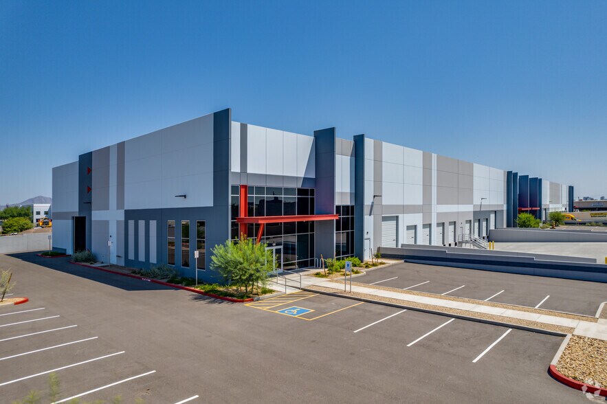 More Photos Of 4250 E Superior Ave, Phoenix Warehouse For Lease