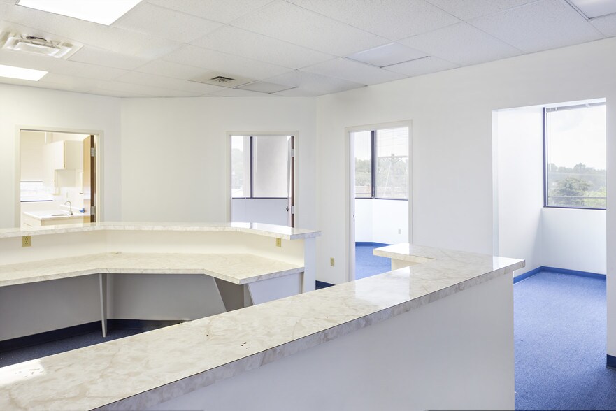 More Photos Of 1800 Pine Hollow Rd, McKees Rocks Medical For Lease