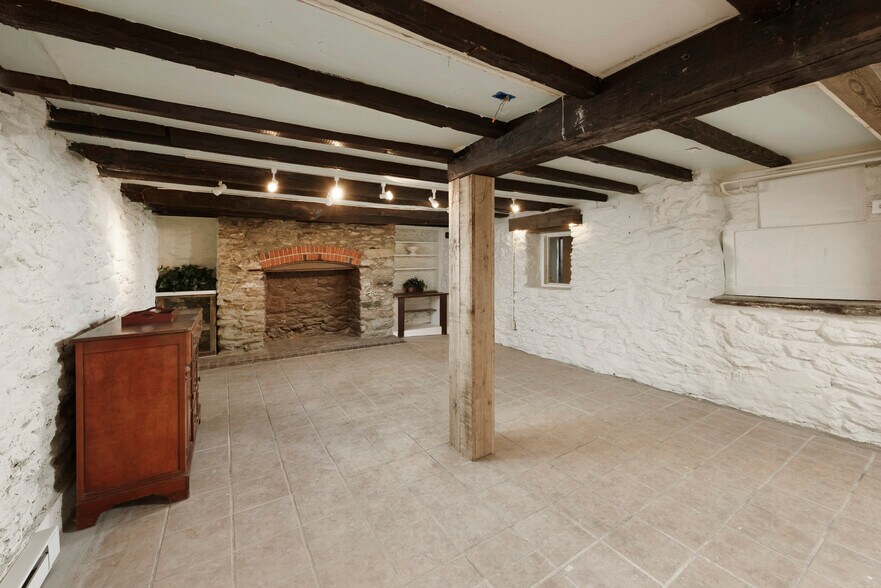 More Photos Of 17 S Madison St, Middleburg Storefront Retail Residential For Sale