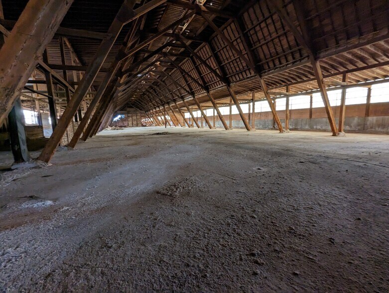 More Photos Of 610 Ross, Danville Manufacturing For Lease