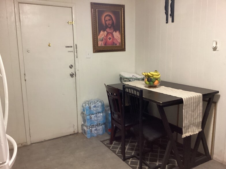 More Photos Of 2513 West St, Union City Apartments For Sale