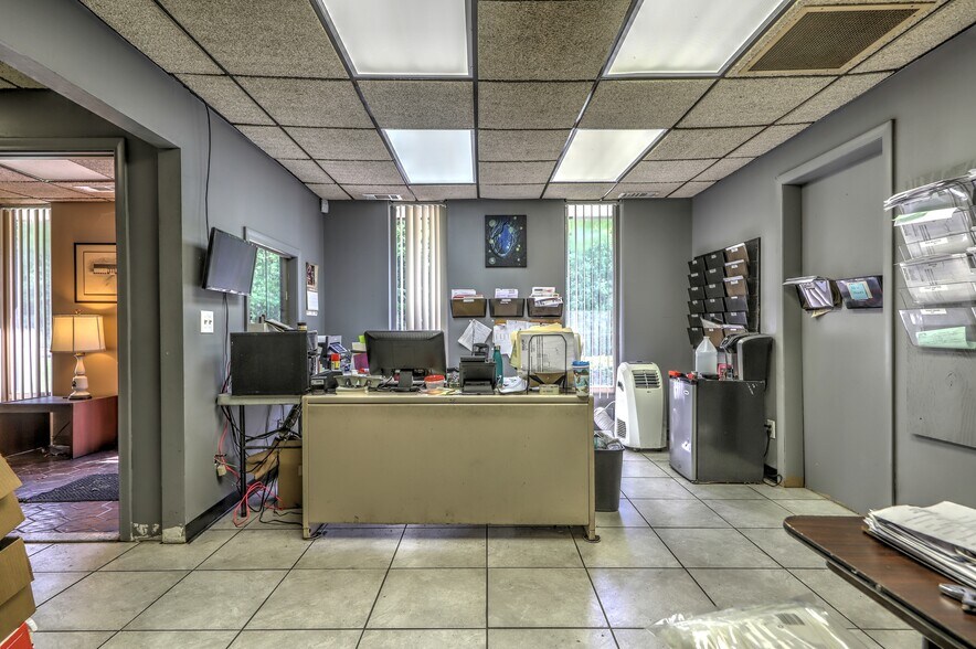 More Photos Of 15 Container Dr, Terryville Manufacturing For Sale