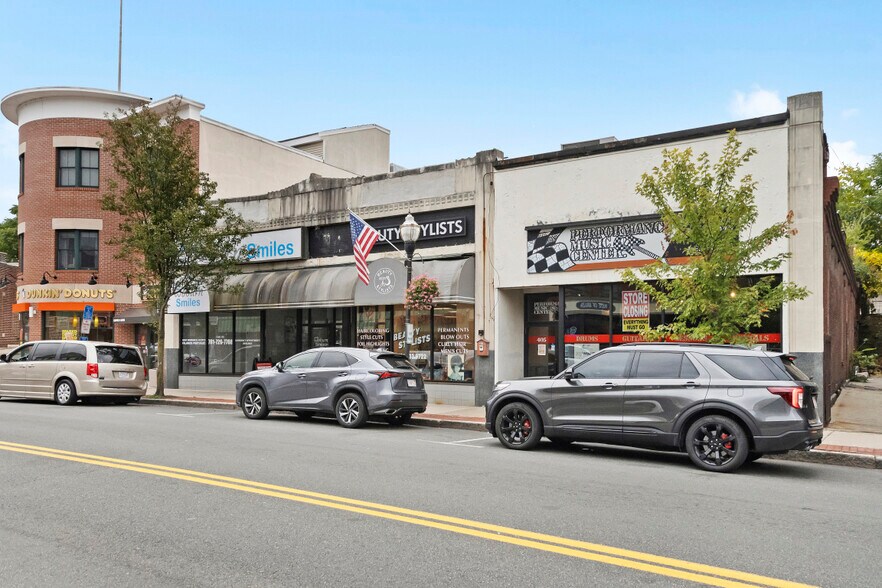More Photos Of 405 Main St, Woburn Storefront For Lease