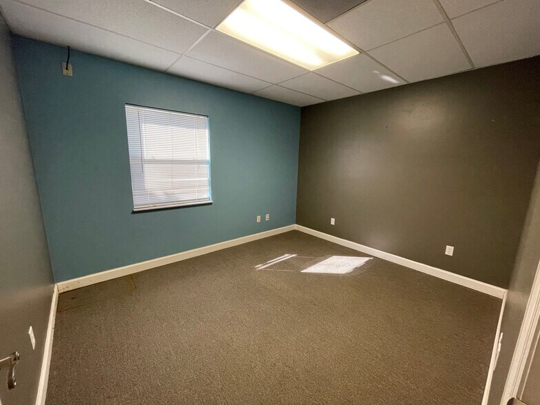More Photos Of 1101 E Broadway St, Oviedo Office For Lease