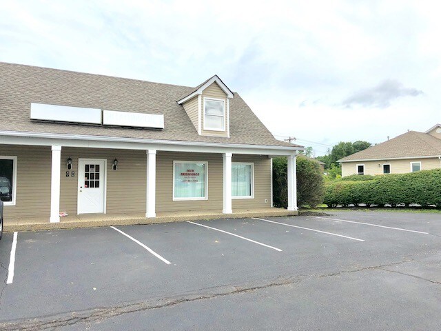 More Photos Of 606 Crystal Pl, La Grange Freestanding For Lease