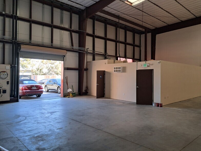 More Photos Of 17802-17810 S Main St, Gardena Manufacturing For Lease