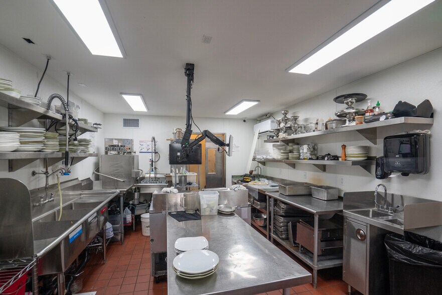 More Photos Of 664-668 N Palm Canyon Dr, Palm Springs Office For Sale