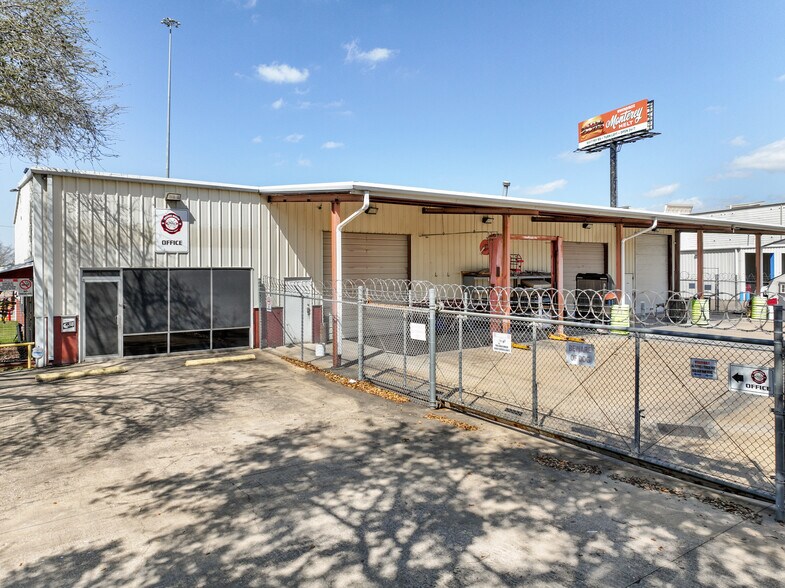 More Photos Of 115 Cinnamon Dr, Katy Flex For Sale