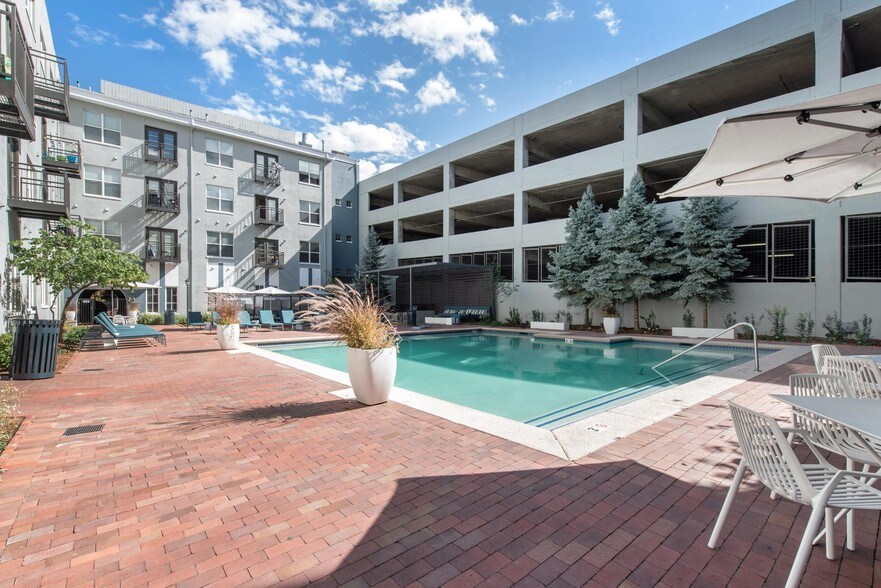 More Photos Of 1950 N Pennsylvania St, Denver Apartments For Lease