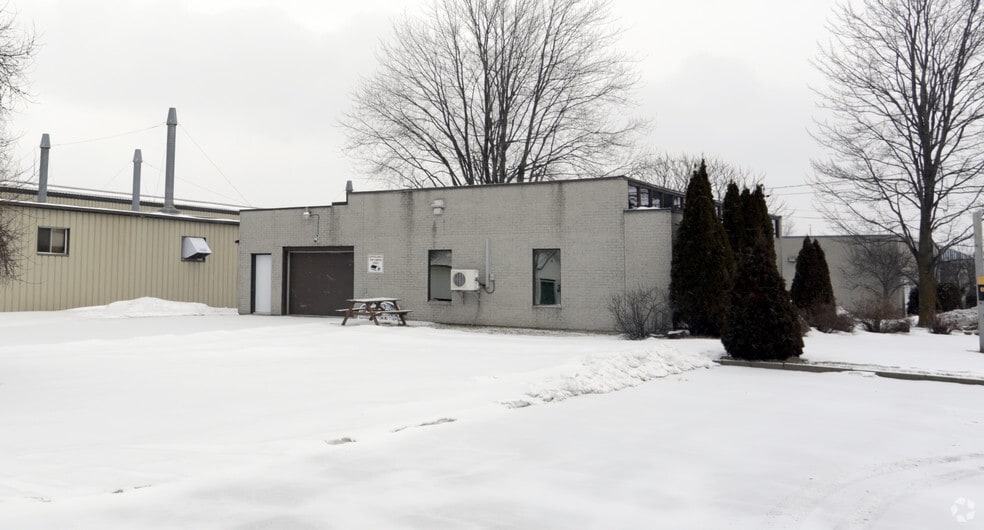 Primary Photo Of 3835 Ch D'oka, St-Joseph-du-Lac Warehouse For Sale