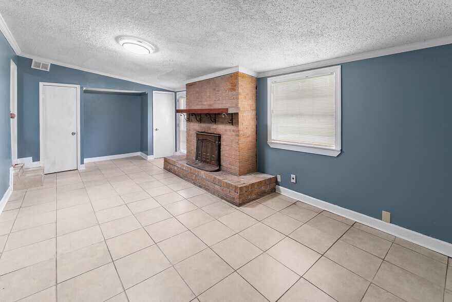 More Photos Of 2605 US Highway 80 W, Savannah Office For Sale