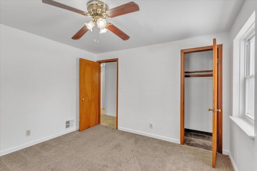 More Photos Of 70 McKinley Pkwy, Buffalo Multifamily For Sale