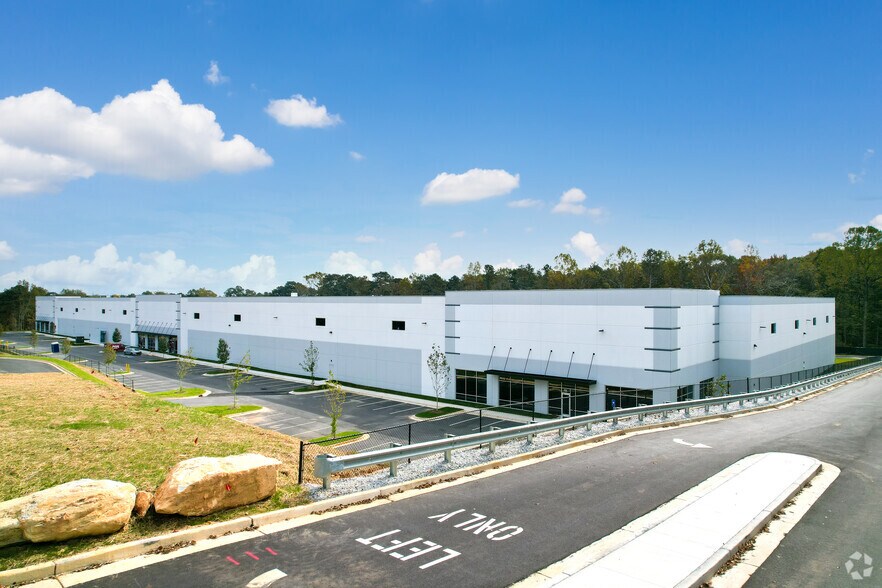More Photos Of 550 Rock Hill Dr, Atlanta Distribution For Lease