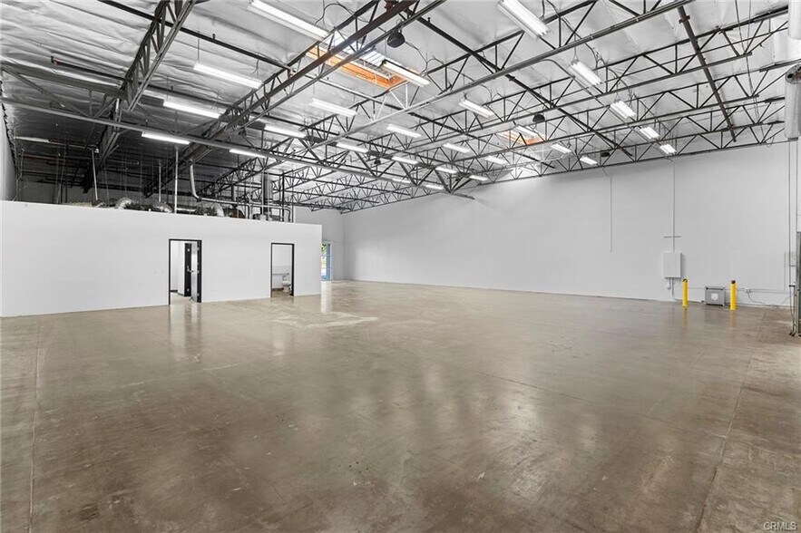 More Photos Of 15350 Fairfield Ranch Rd, Chino Hills Warehouse For Lease