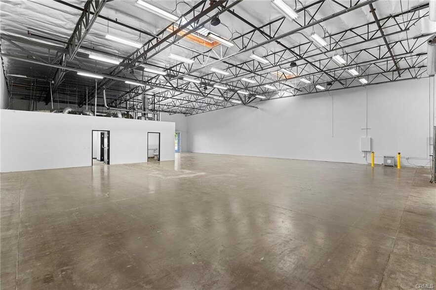 More Photos Of 15350 Fairfield Ranch Rd, Chino Hills Warehouse For Lease