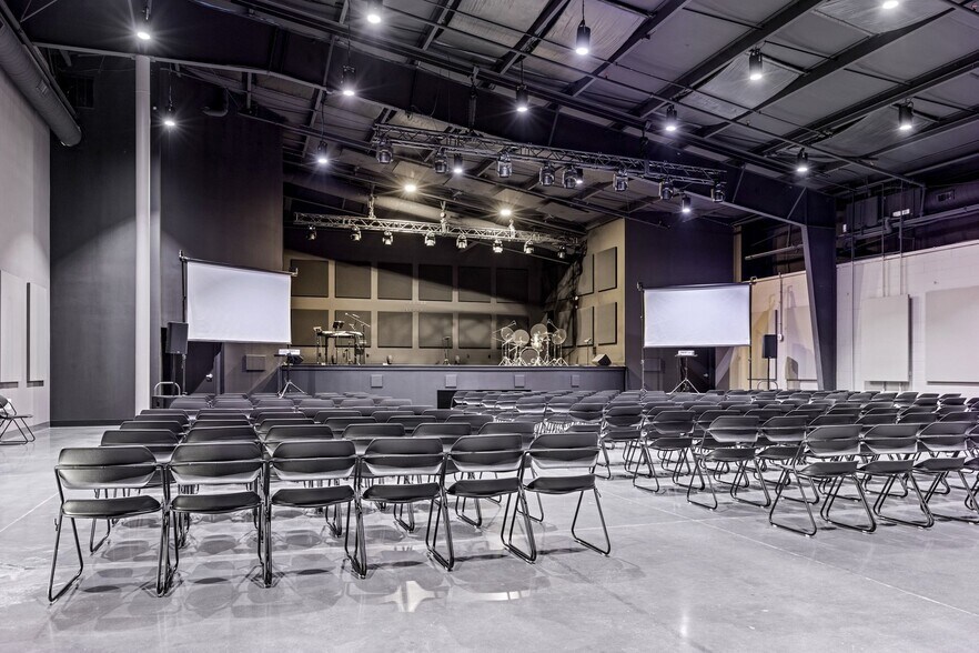 More Photos Of 1215 Tom Ginnever Ave, O'Fallon Religious Facility For Lease