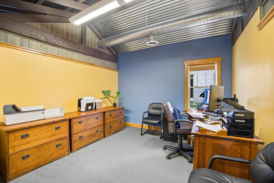 More Photos Of 62 Hamel Rd, Hamel Office For Lease