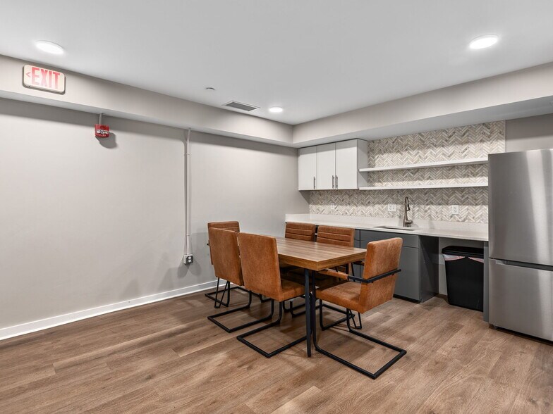 More Photos Of 39 Patton Ave, Asheville Office For Lease