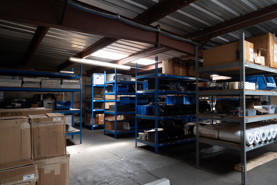 More Photos Of 3048 Aukele St, Lihue Warehouse For Sale