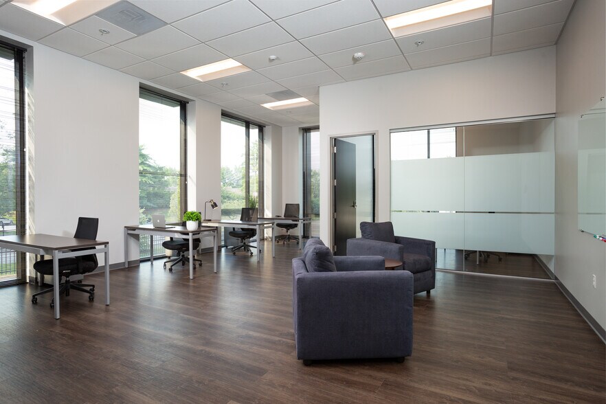 More Photos Of 12645 Olive Blvd, Creve Coeur Coworking Space