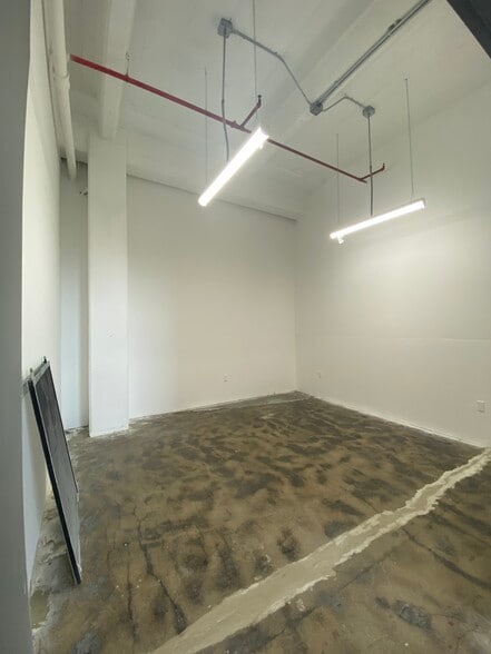 More Photos Of 901 E 31st St, Los Angeles Manufacturing For Lease