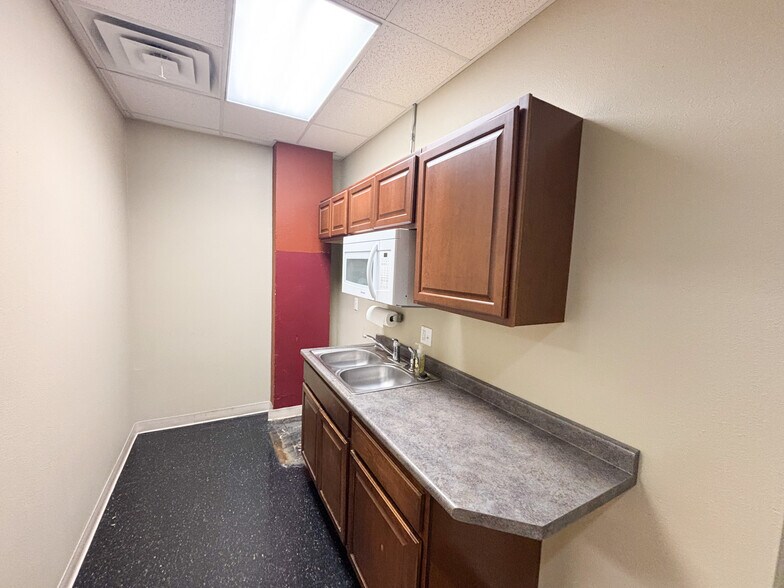 More Photos Of 431 S Jefferson Ave, Springfield Apartments For Lease