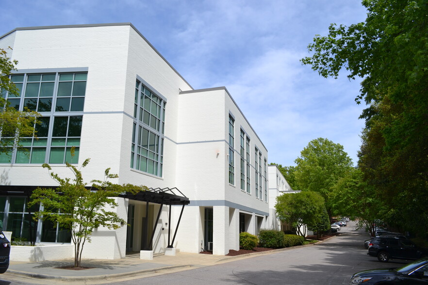 More Photos Of 105 SW Cary Pky, Cary Medical For Lease