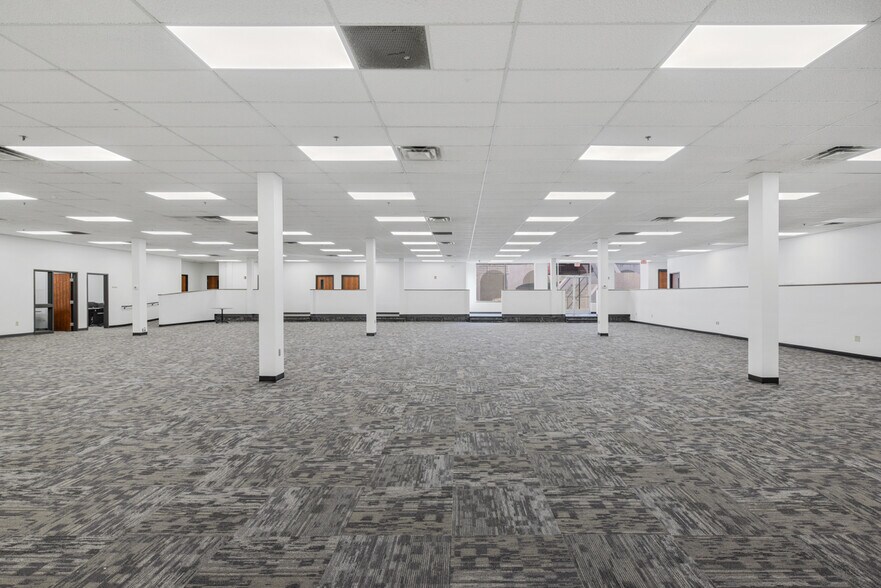 More Photos Of 500 W Main St, Hendersonville Freestanding For Lease