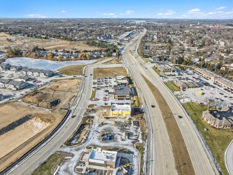 More Photos Of 1295 Olympia Fields Dr, Oconomowoc Restaurant For Sale