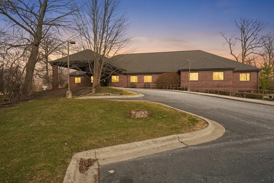 Primary Photo Of 1625 Ramblewood Dr, East Lansing Medical For Sale