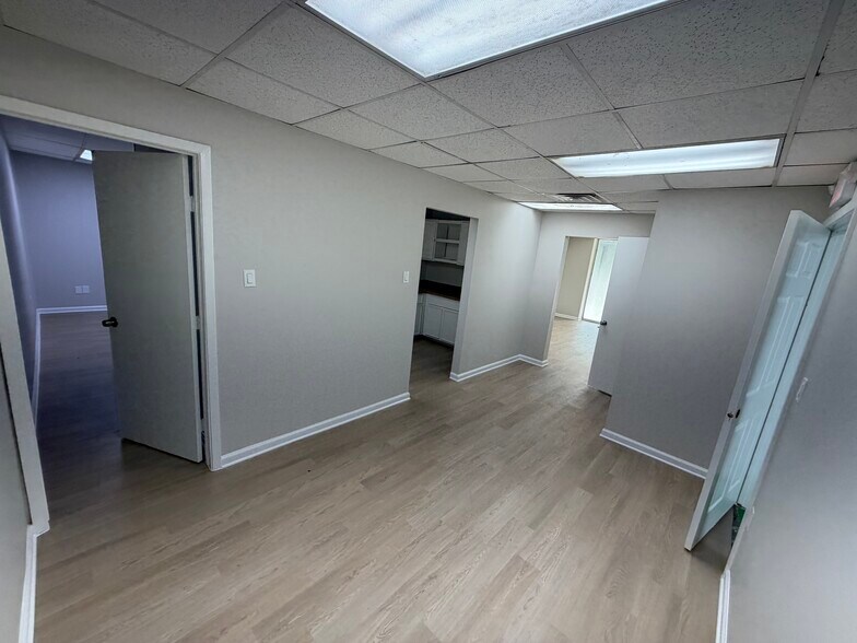 More Photos Of 16410 Lee Rd, Humble Unknown For Lease