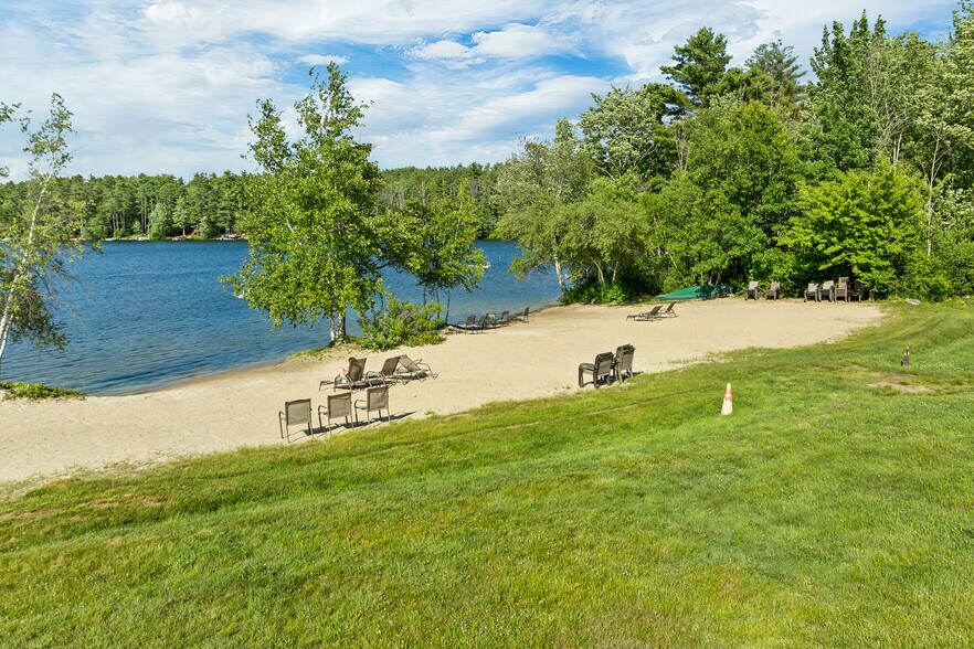 More Photos Of 280 S Main St, Wolfeboro Hotel For Sale
