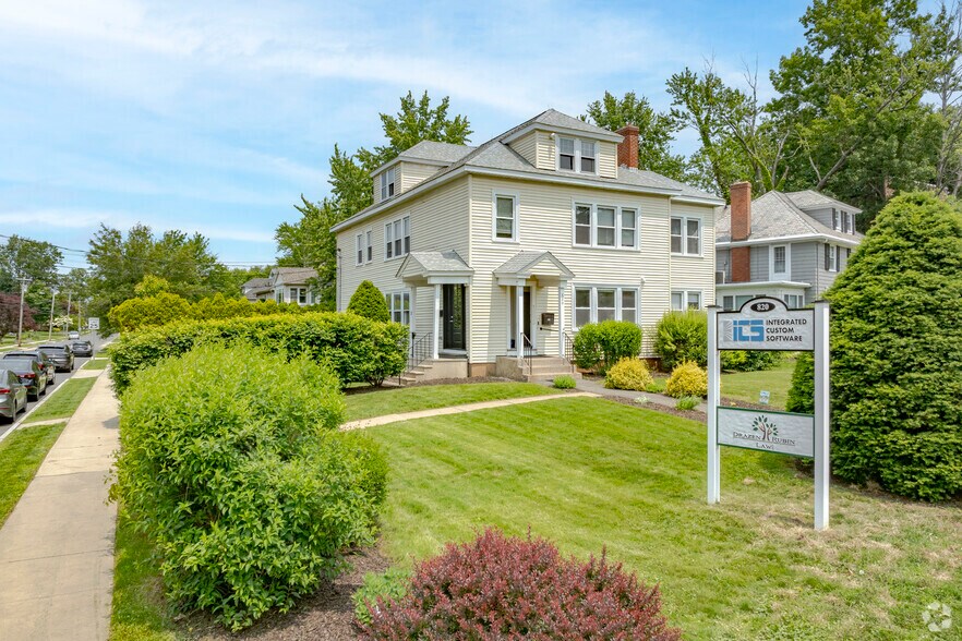 Primary Photo Of 820 Farmington Ave, West Hartford Office Residential For Lease