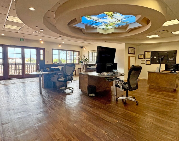 More Photos Of 1525 State St, Santa Barbara Office For Sale