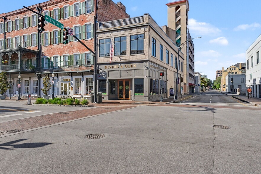 More Photos Of 101 E Broughton St, Savannah Storefront Retail Office For Lease