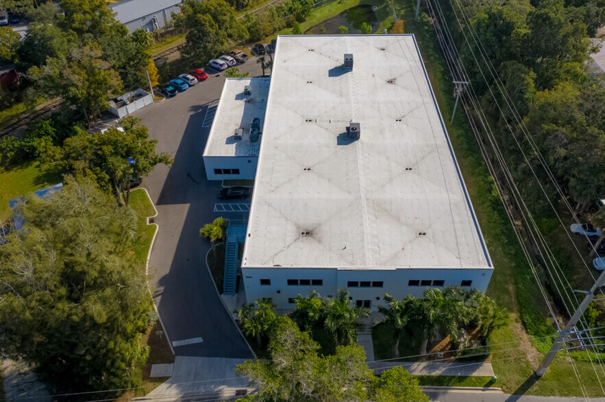 More Photos Of 1060 Goodrich Ave, Sarasota Warehouse For Sale