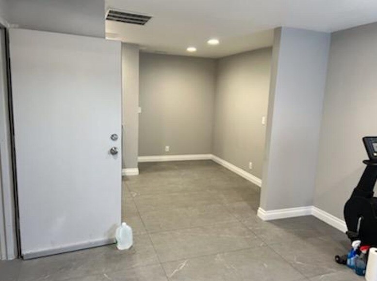 More Photos Of 1913 E 17th St, Santa Ana Office For Sale