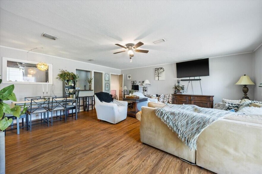 More Photos Of 106 Saint Mary St, Rockwall Office Residential For Sale