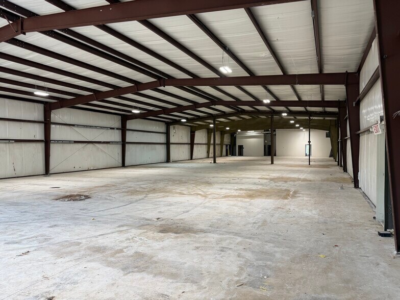 More Photos Of 1901 SE 29th St, Oklahoma City Manufacturing For Sale
