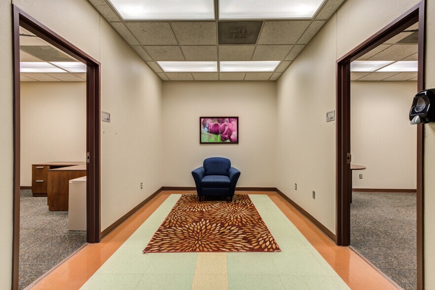 More Photos Of 3802-3806 Interstate 27, Lubbock Office For Sale