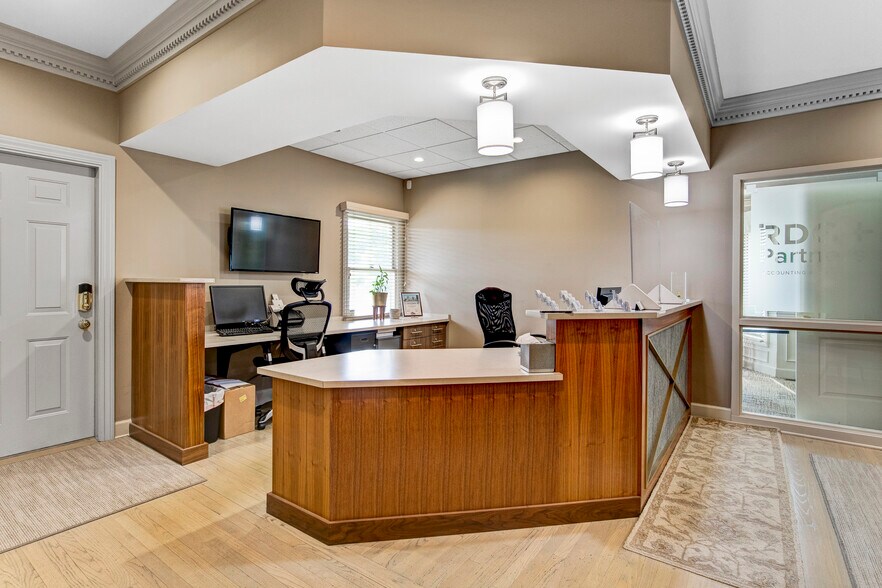 More Photos Of 69 Monroe Ave, Pittsford Office For Lease