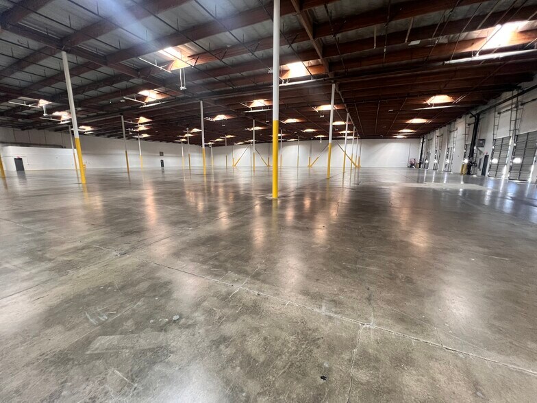 More Photos Of 11070 Mulberry Ave, Fontana Warehouse For Lease