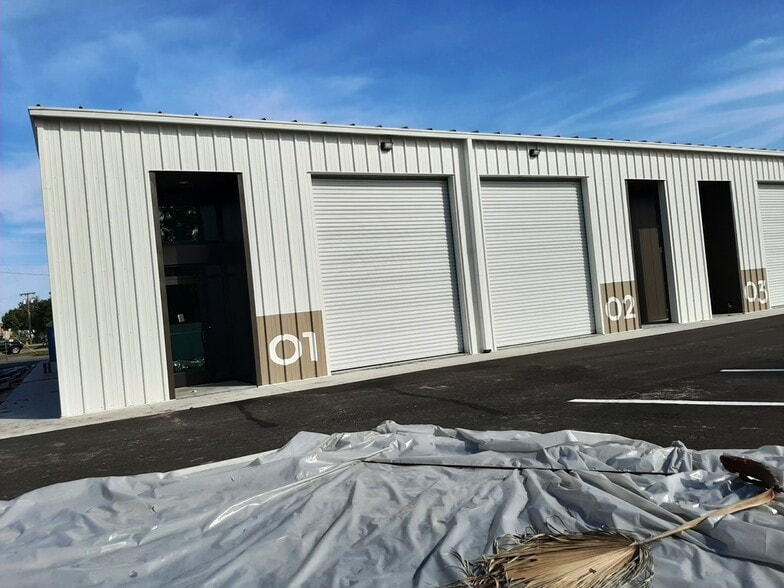 More Photos Of 5101 N Howard Ave, Tampa Light Distribution For Lease