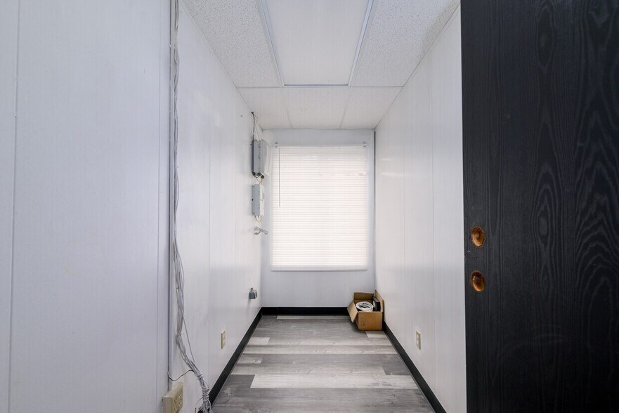 More Photos Of 501 W Channel Islands Blvd, Port Hueneme Loft Creative Space For Sale