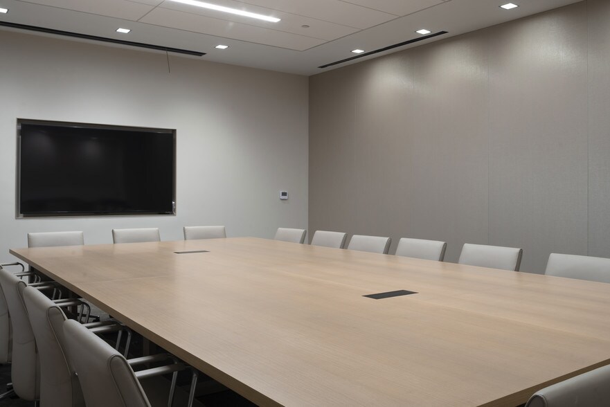 More Photos Of 400 N Tampa St, Tampa Office For Lease