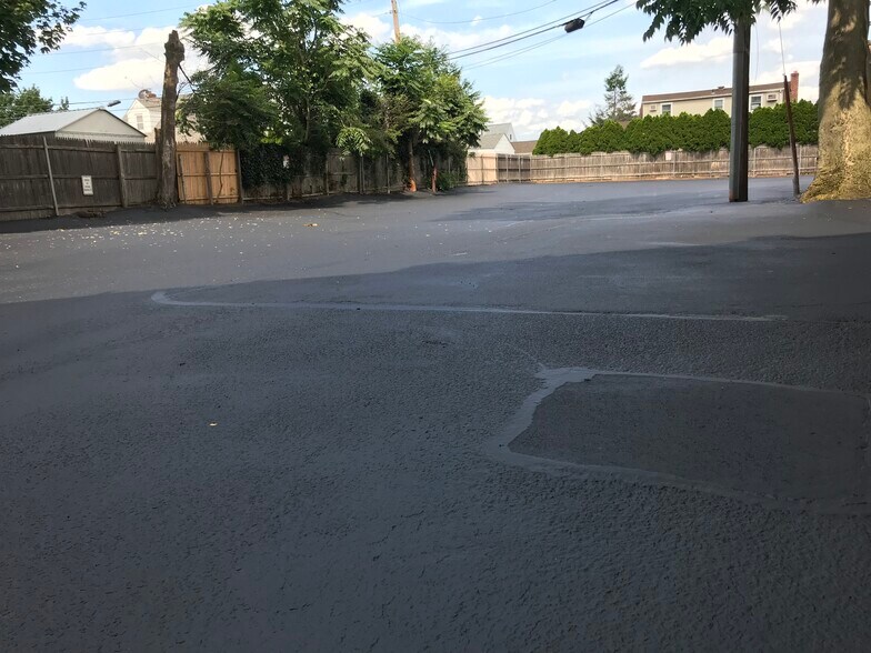 More Photos Of 535 S Broadway, Hicksville Office For Lease