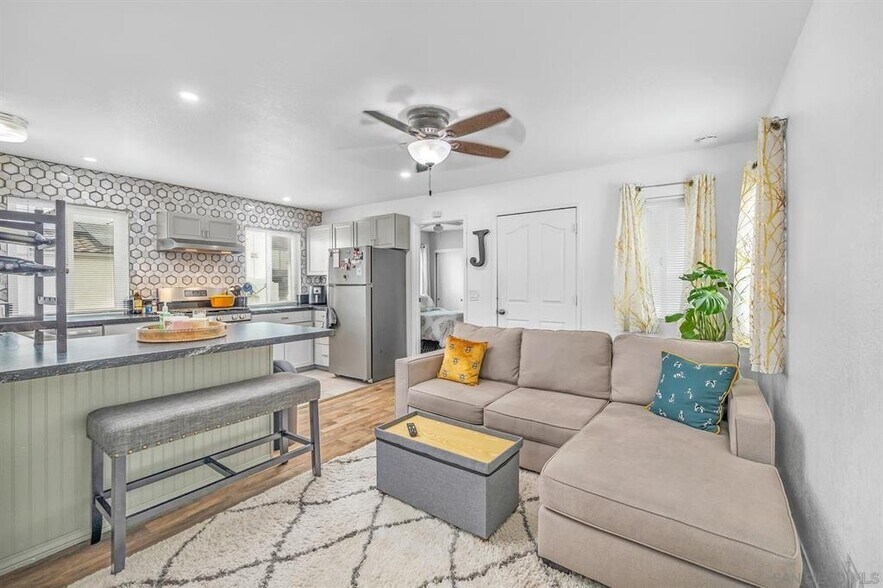 More Photos Of 248 Orange Ave, Coronado Multifamily For Sale