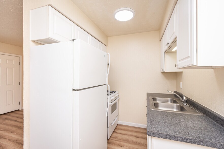 More Photos Of 3640-3646 Pioneer Trail, South Lake Tahoe Apartments For Sale