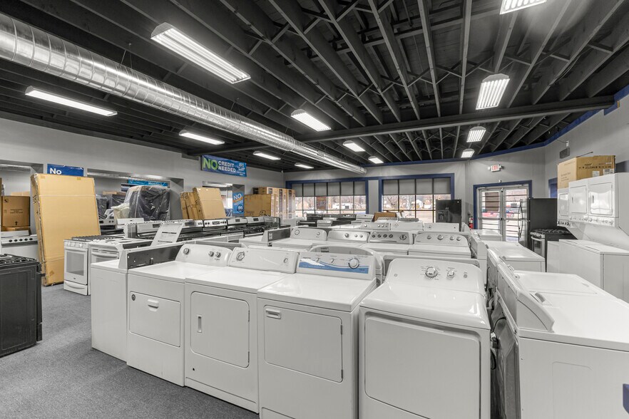 More Photos Of 12744 E 8 Mile Rd, Detroit General Retail For Sale
